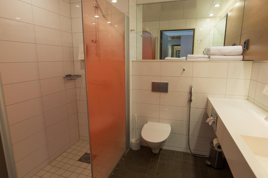 Koupelna v ubytování Original Sokos Hotel Vaakuna Joensuu