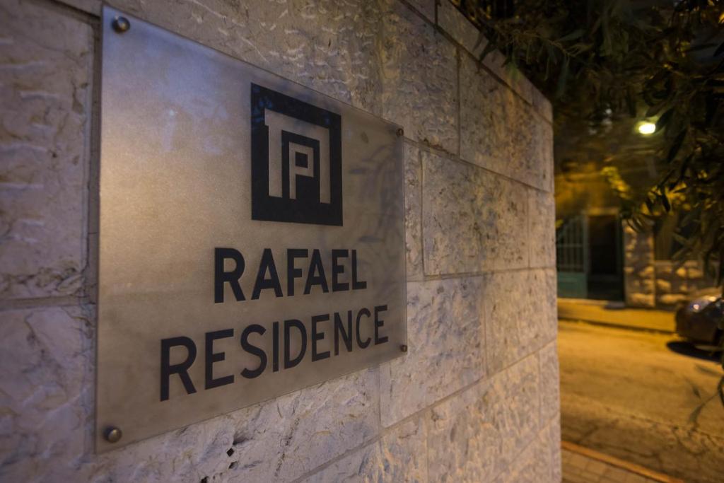 Certifikát, hodnocení, plakát nebo jiný dokument vystavený v ubytování Rafael Residence Boutique