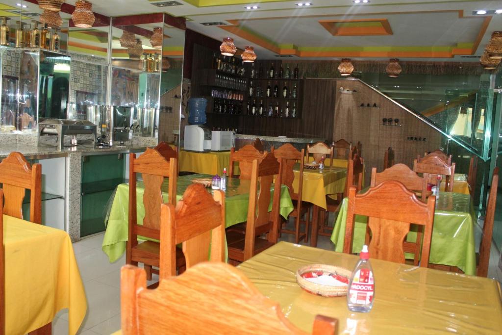 Restaurace v ubytování Hotel Farol da Barra