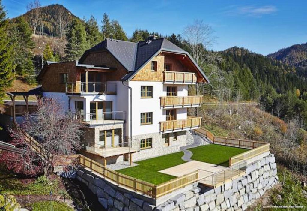 Nespecifikovaný výhled na hory nebo výhled na hory při pohledu z aparthotelu