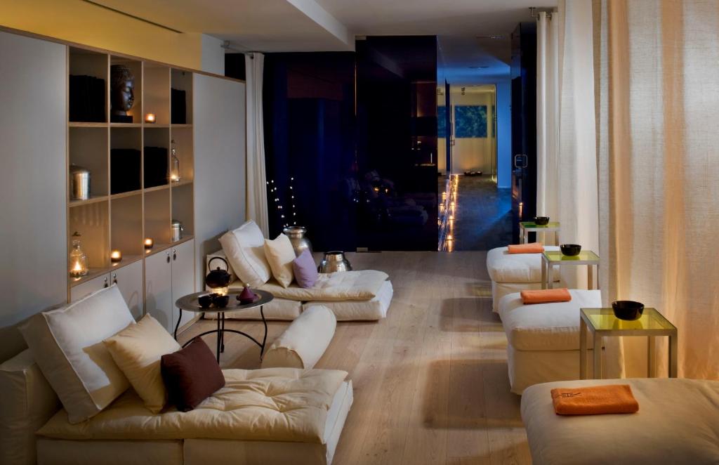 The Level at Melia Barcelona Sky - Resim 24