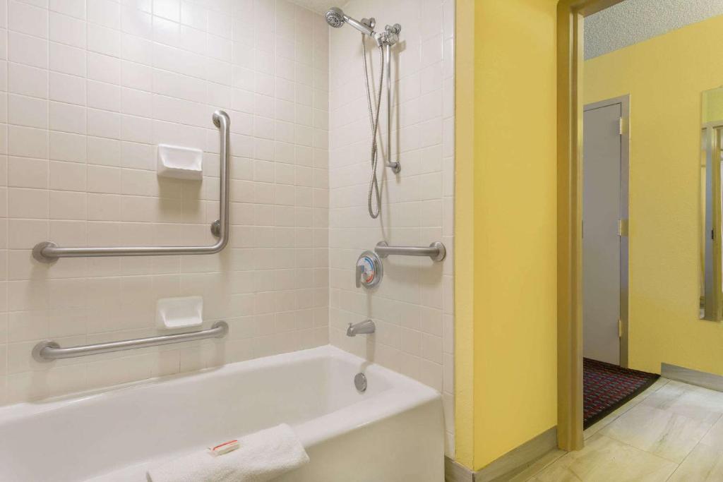 Days Inn by Wyndham Mocksville - Camera King - Accesso Disabili/Non Fumatori
