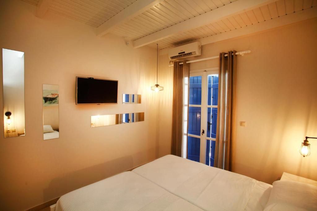 Studios Vasilis - Apartment With Balcony
