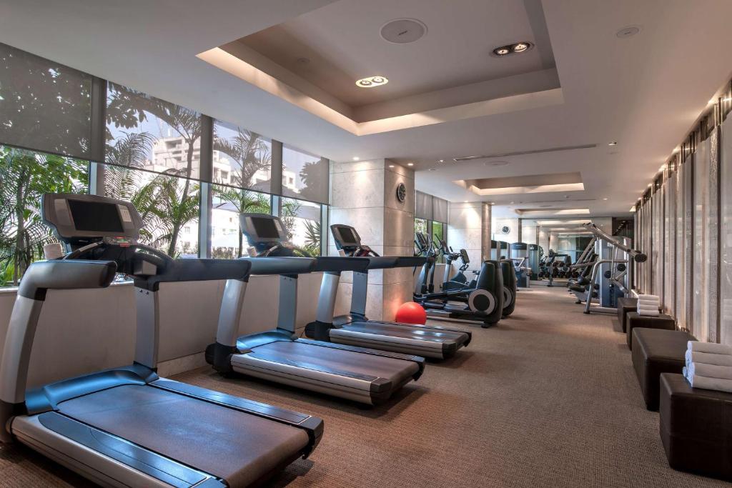 Fitness centrum a/nebo fitness zařízení v ubytování Hyatt Ahmedabad