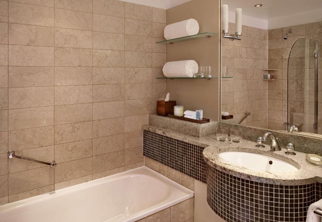 Hyatt Regency Birmingham - King Room - Club Access