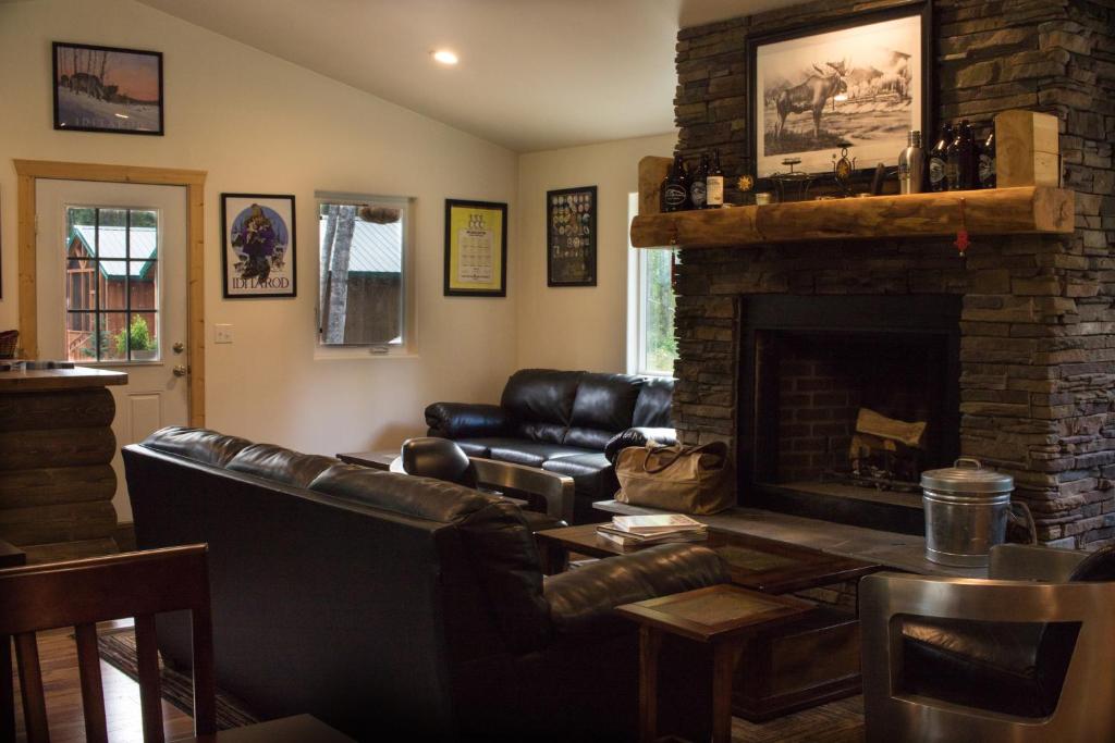 Posezení v ubytování Talkeetna Wilderness Lodge & Cabin Rentals