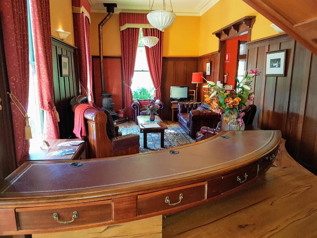 Bridgefield Guest House - Merlot Queen Room Avec Cour