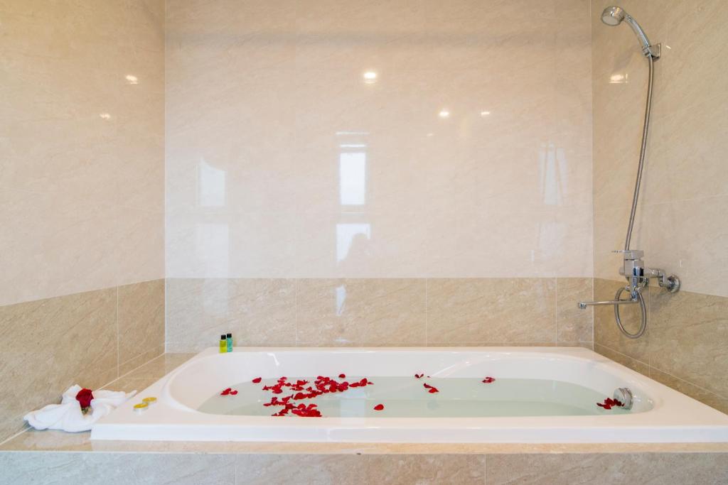 Phòng Deluxe Đôi Nhìn ra 1 Góc Biển