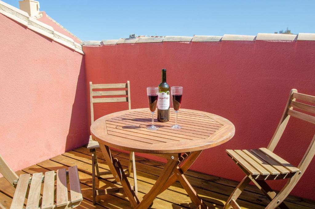 Nápoje v ubytovaní Gorgeous 170 sq.m. penthouse with sea view terraces