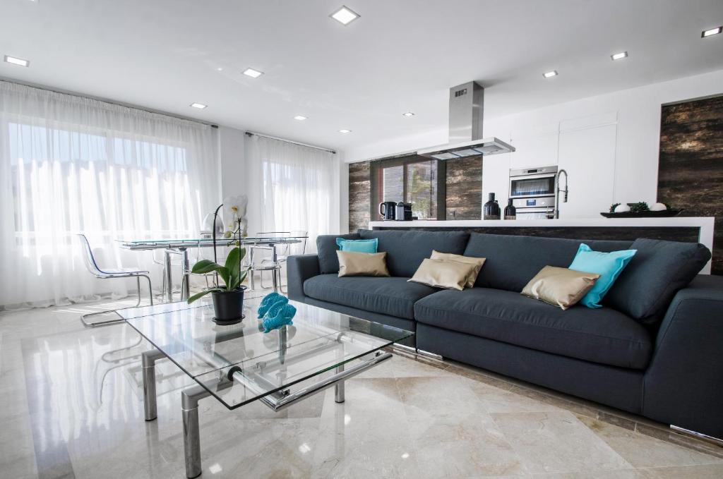 Posedenie v ubytovaní Gorgeous 170 sq.m. penthouse with sea view terraces