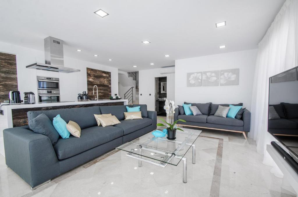 Posedenie v ubytovaní Gorgeous 170 sq.m. penthouse with sea view terraces