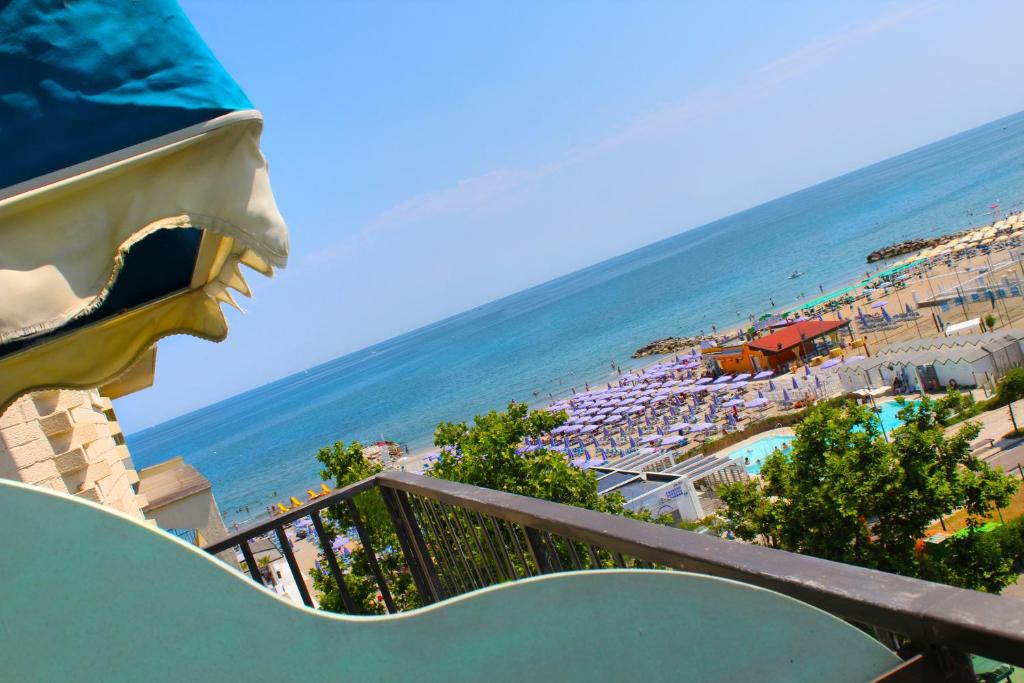 Nespecifikovaný výhled na moře nebo výhled na moře při pohledu z hotelu