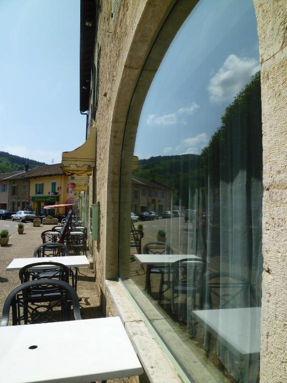 Nespecifikovaný výhled na hory nebo výhled na hory při pohledu z hotelu