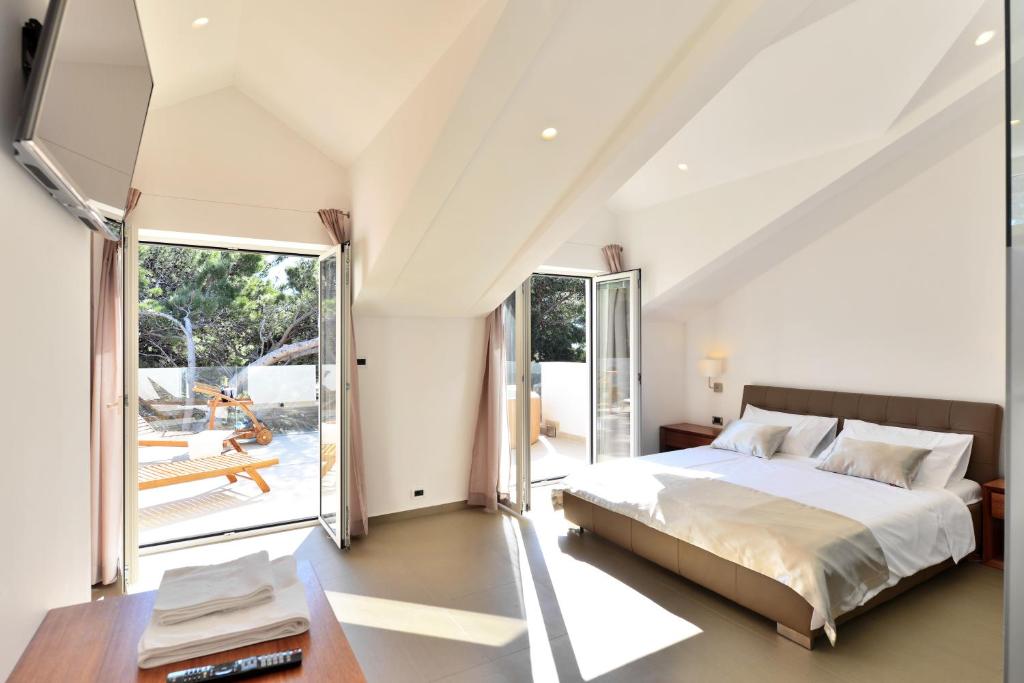 Posteľ alebo postele v izbe v ubytovaní Chiponsky One - 5 star beachfront property