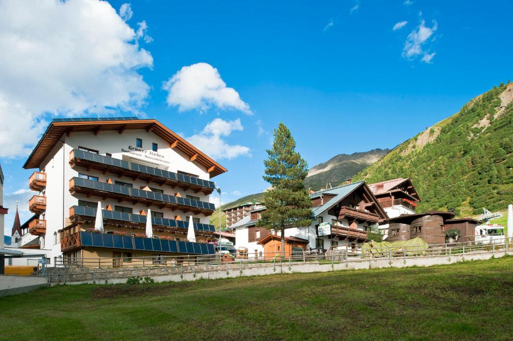Nespecifikovaný výhled na hory nebo výhled na hory při pohledu z hotelu