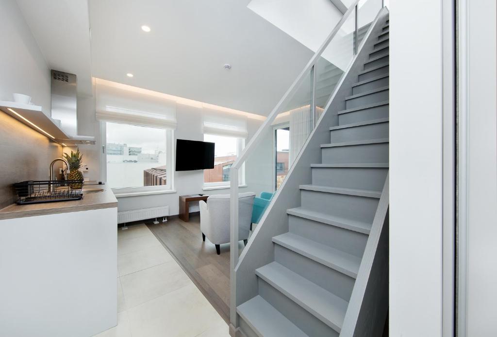 8ERA Business Executive Rotermanni Apartments - Studio With Balcony And Rooftop Access 6