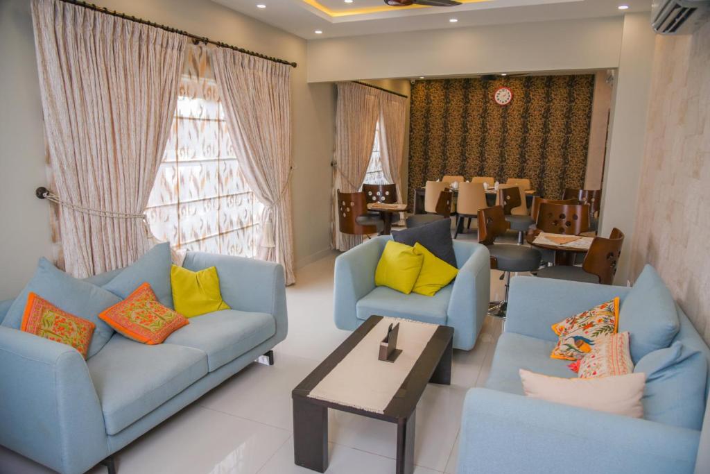 Orchards Cottage Hotel - Standard Twin Room
