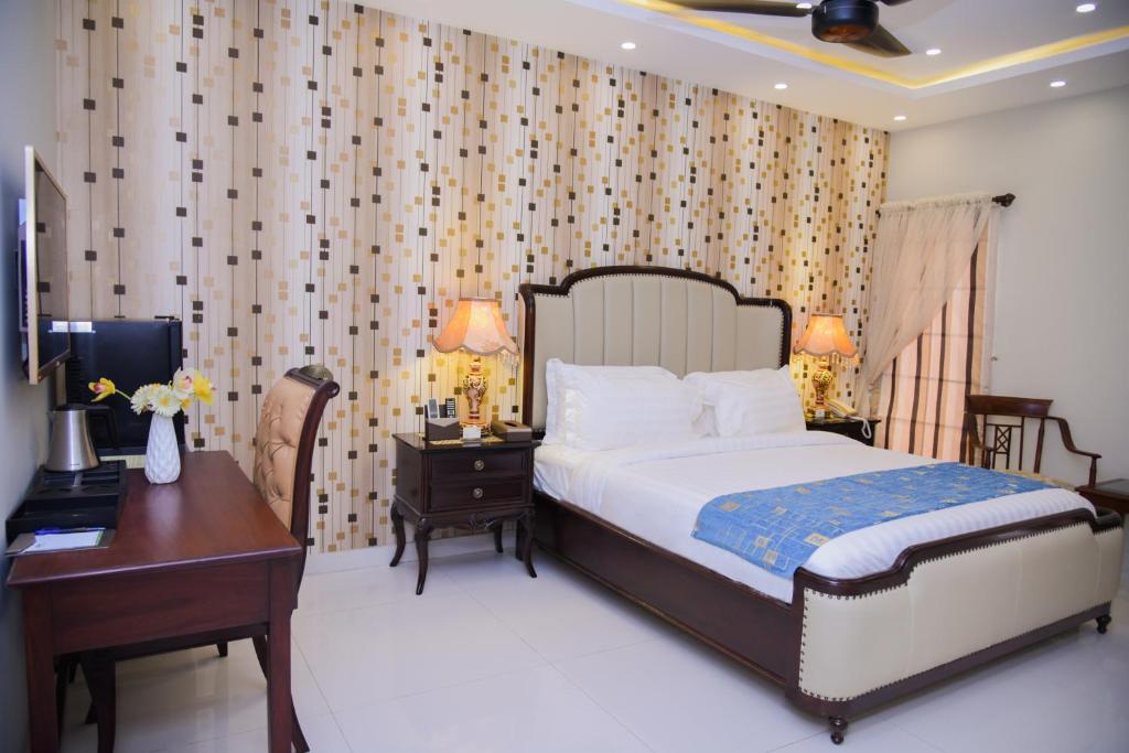 Orchards Cottage Hotel - Deluxe Room