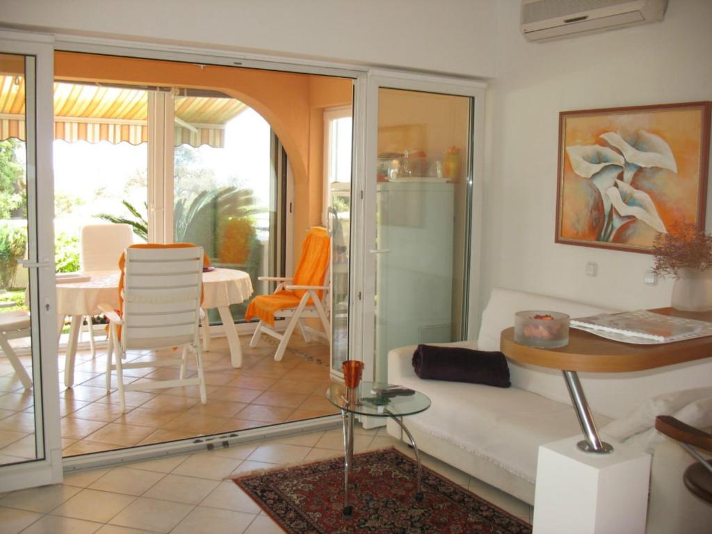 Fotografie z fotogalerie ubytování Exclusive Apartment Croatia Sun and Sea View - Garden and Free Parking - Zrce v Novalji