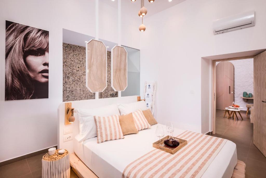A bed or beds in a room at Madonna del Mare