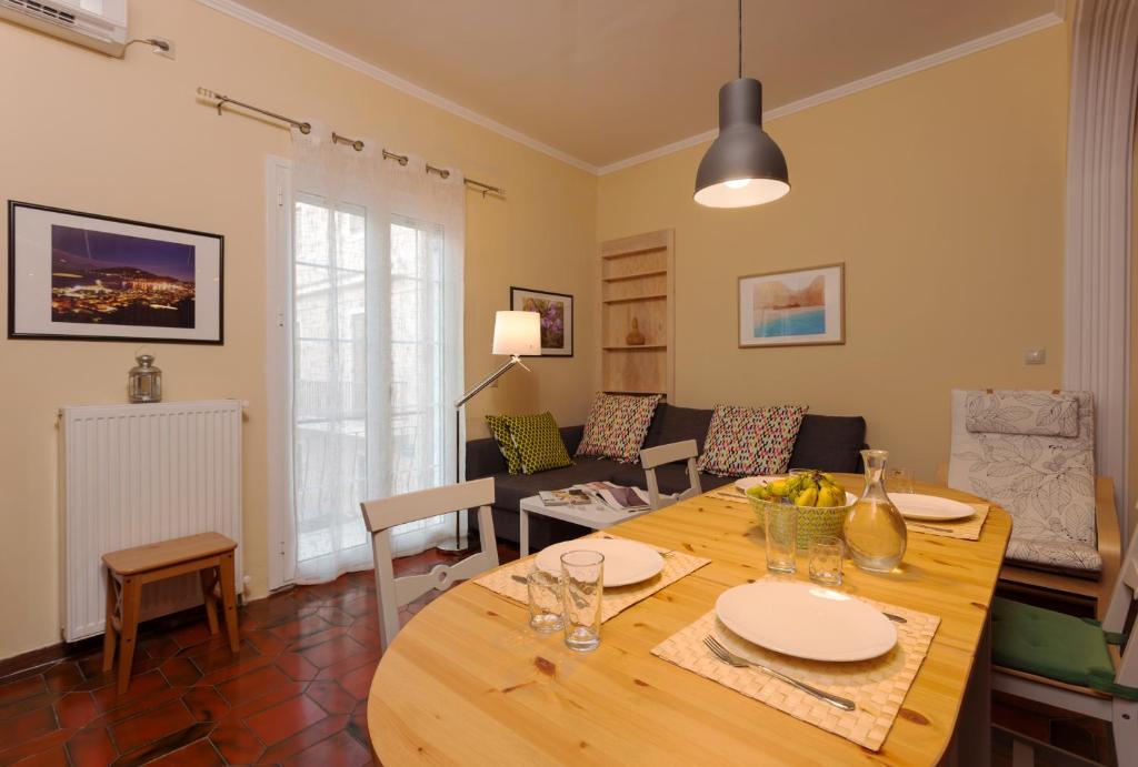 Posezení v ubytování Metropolis Apartment - 150m from St Marcus Square, by ZanteWize