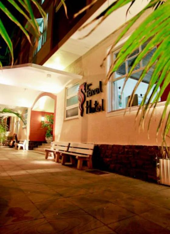  Farol Hotel