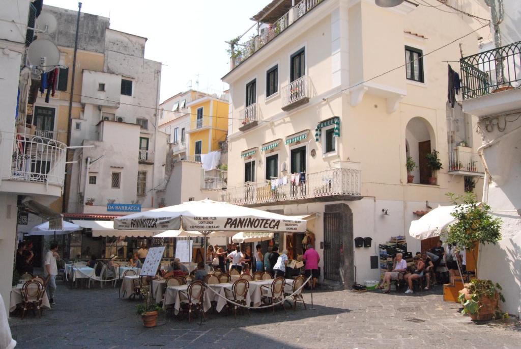 Scirocco - amazing flat with terrace in the Center vendégei