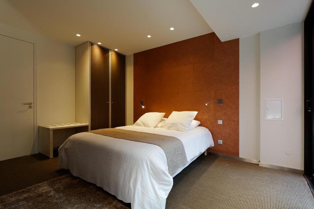 The One Apartments – photo 8