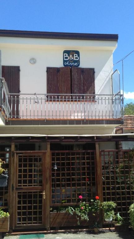 Budova, v ktorej sa ubytovanie bed & breakfast nachádza