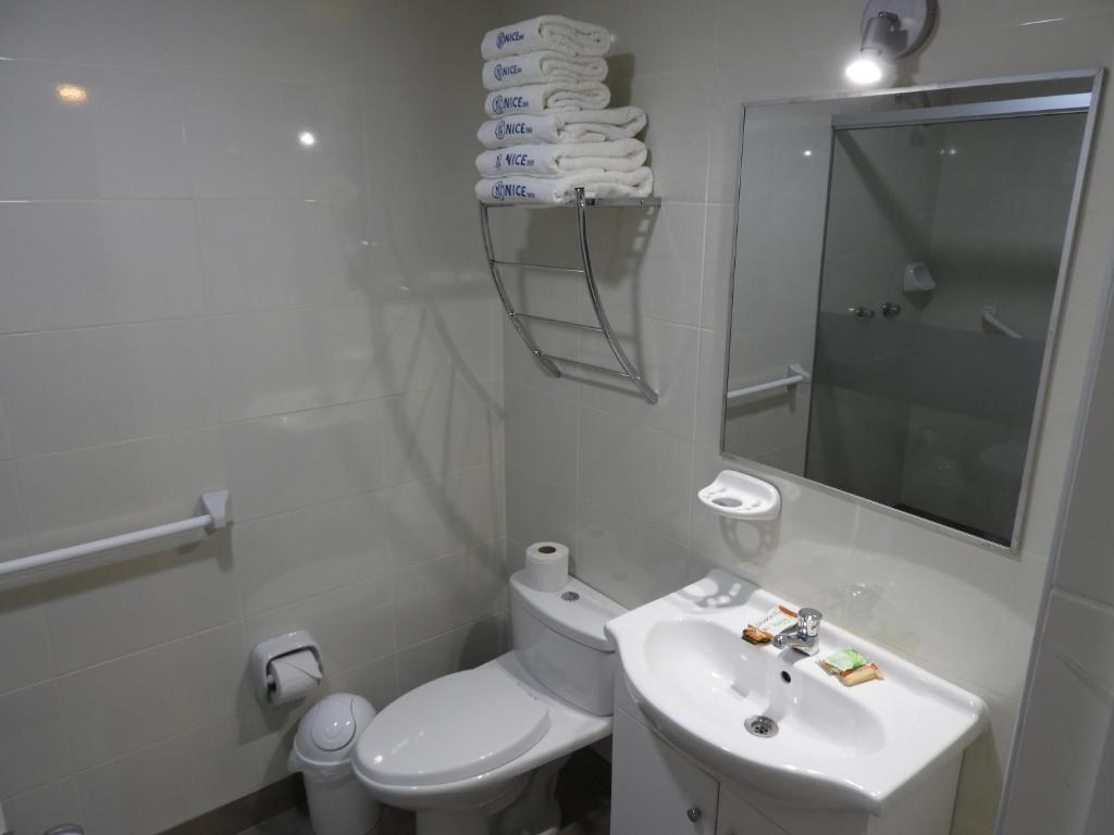 Koupelna v ubytování Nice Inn Tacna