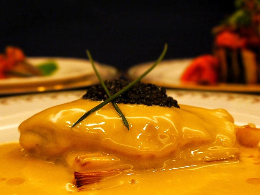ホテルの敷地内または近くでの食事または食べ物