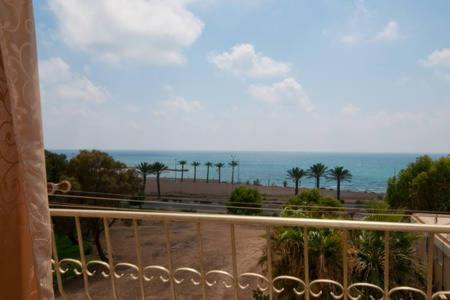 Gallery image of 2 BR Apartment near the Beach in Haifa