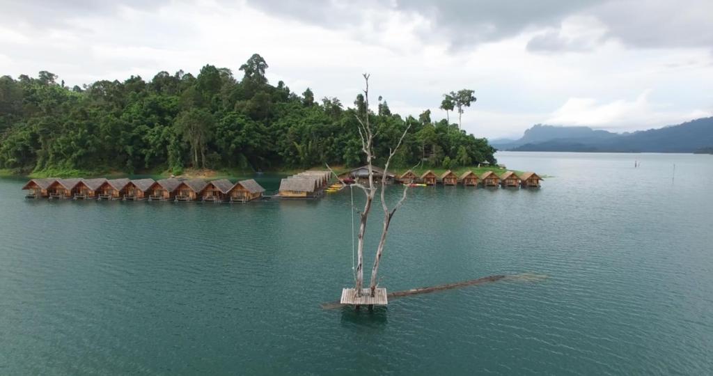Gallery image of Keereewarin in Ban Chieo Ko