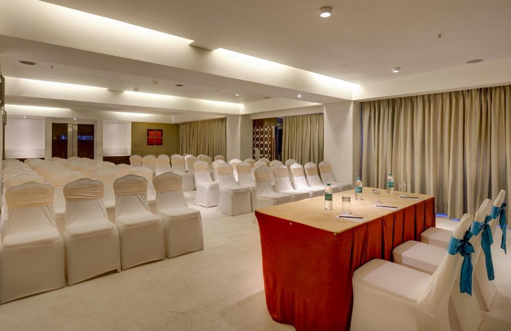 Posezení v ubytování Pride Hotel, Chennai
