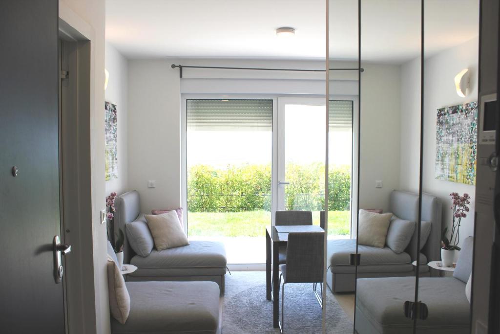 Posedenie v ubytovaní Studio apartment Miramare