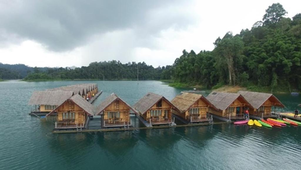Gallery image of Keereewarin in Ban Chieo Ko