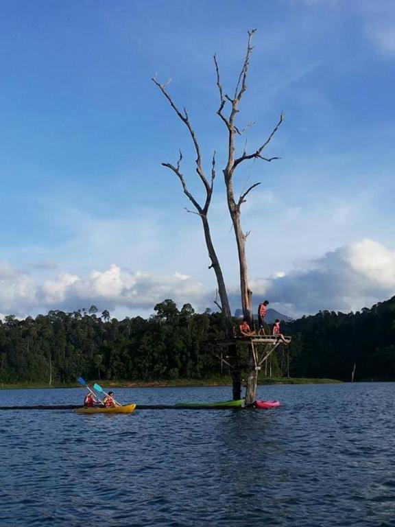 Gallery image of Keereewarin in Ban Chieo Ko