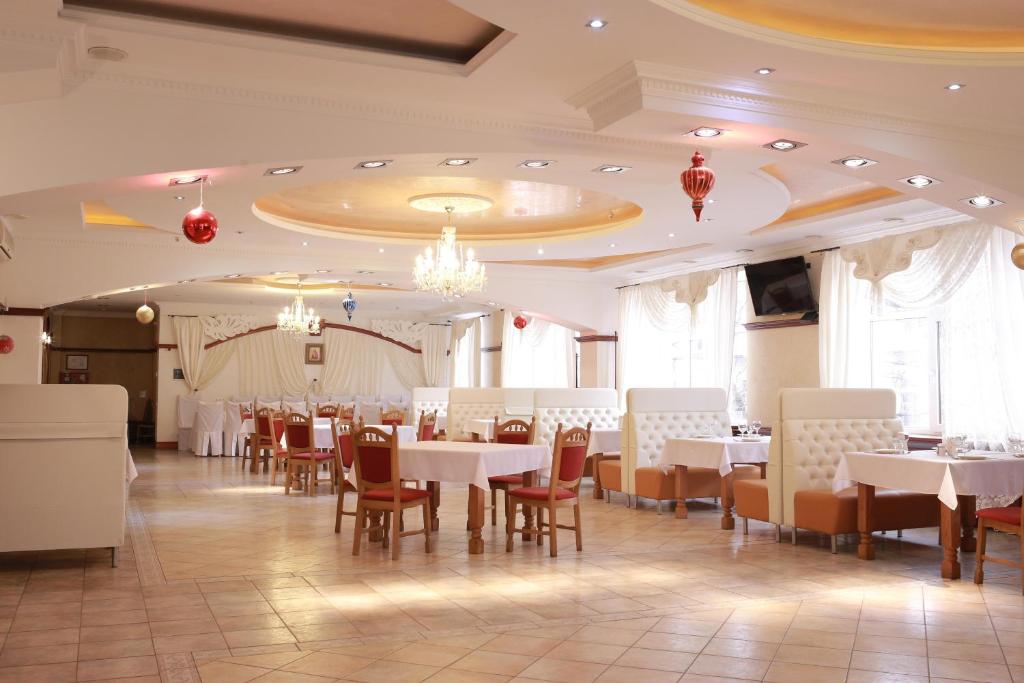 Restaurace v ubytování Hotel Smaragd