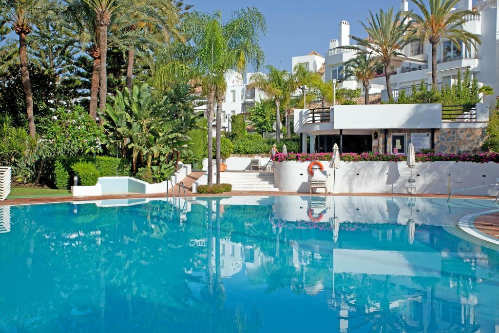 Bazén v ubytování White Pearl Beach Elviria nebo v jeho okolí