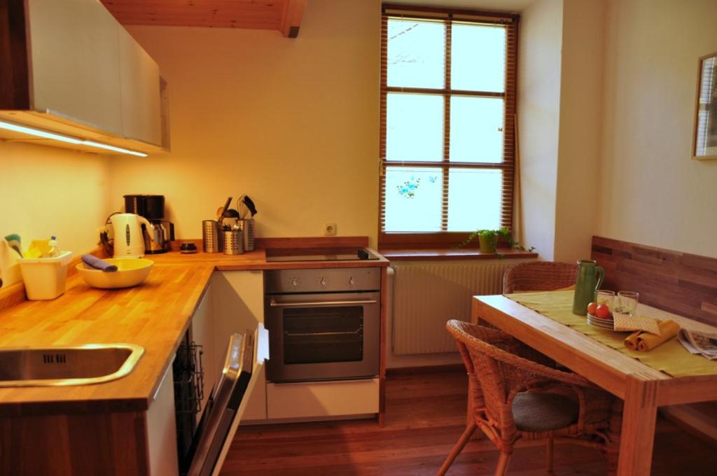 Kuchyňa alebo kuchynka v ubytovaní Gabis Lodge
