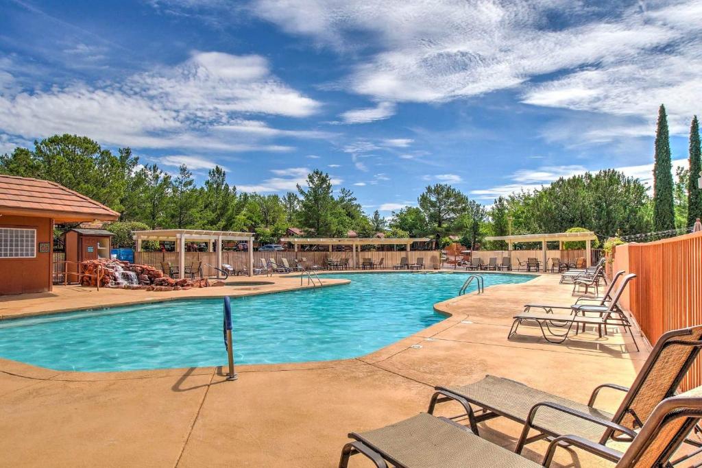 Bazén v ubytování Sedona Pines Resort nebo v jeho okolí