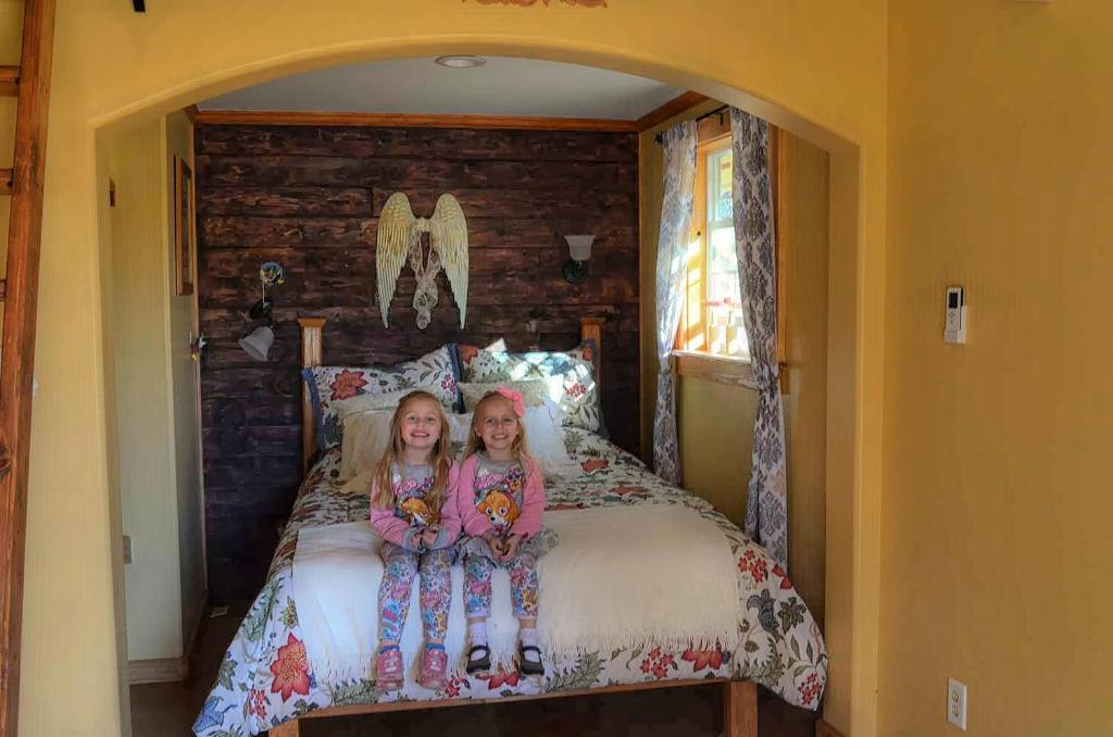 Letto o letti in una camera di Rarumpelpunzeldornaschenwittchen