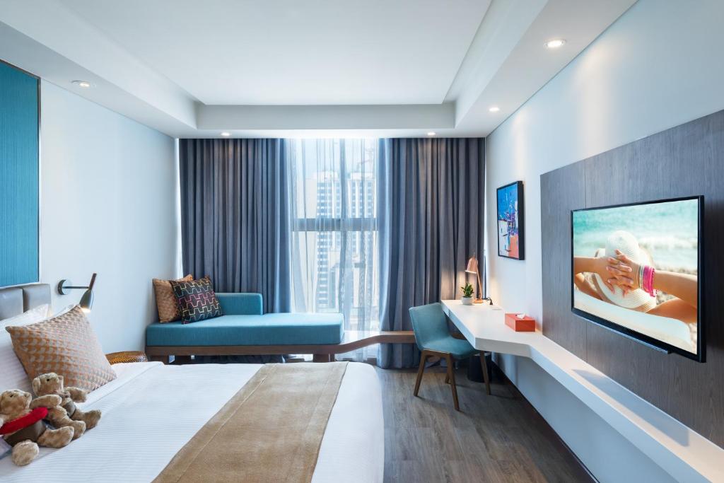 One - Bedroom Partial Ocean View