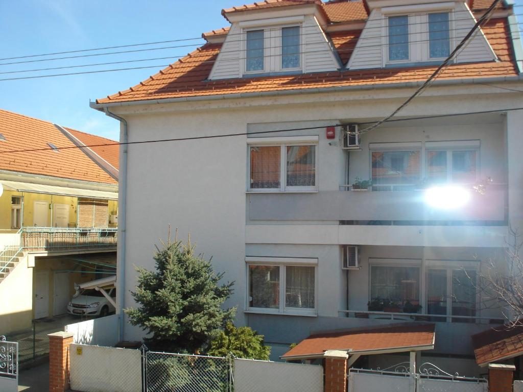 Budova, v ktorej sa hotel nachádza