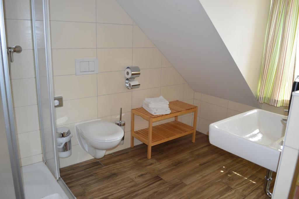 Vannituba majutusasutuses Hotel Daimerwirt
