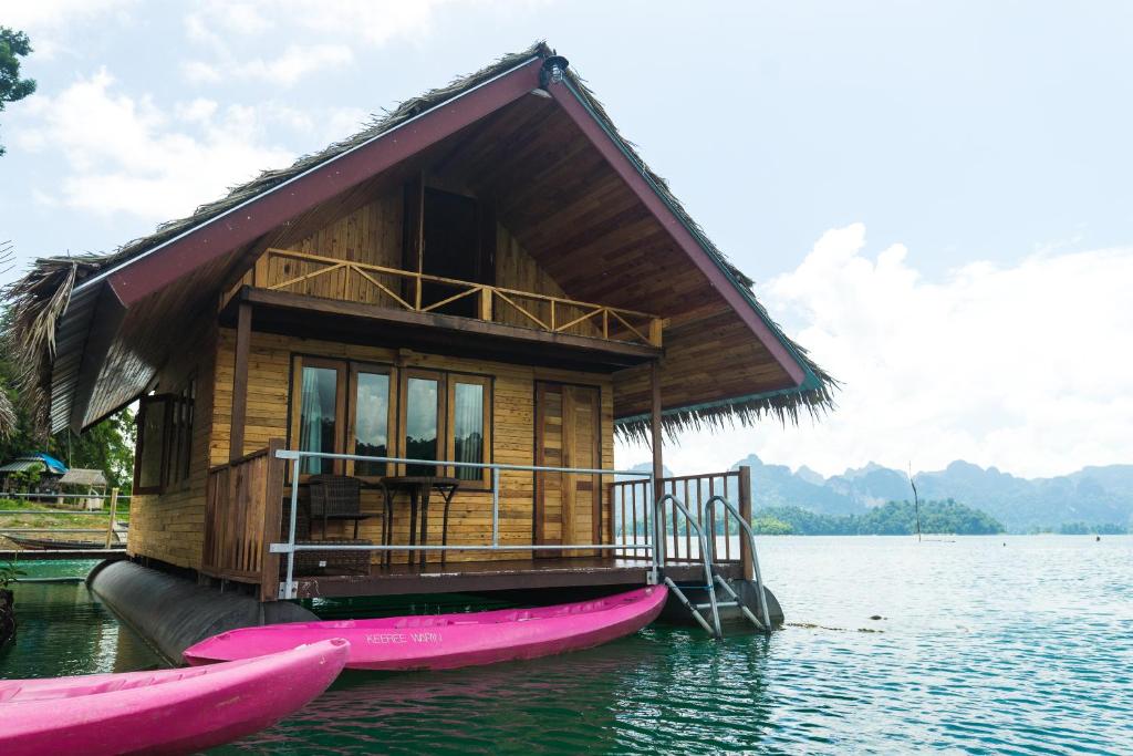 Gallery image of Keereewarin in Ban Chieo Ko