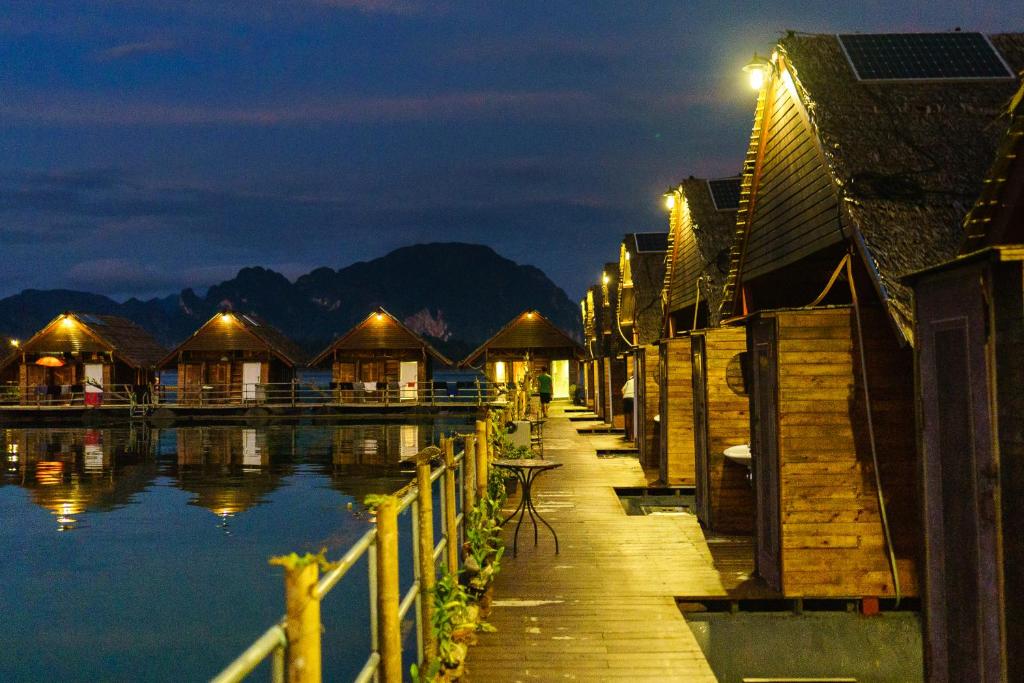 Gallery image of Keereewarin in Ban Chieo Ko