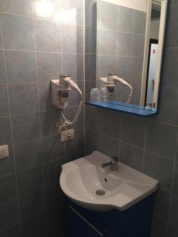 A bathroom at Aquarius Rome