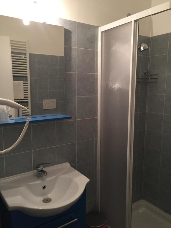 A bathroom at Aquarius Rome