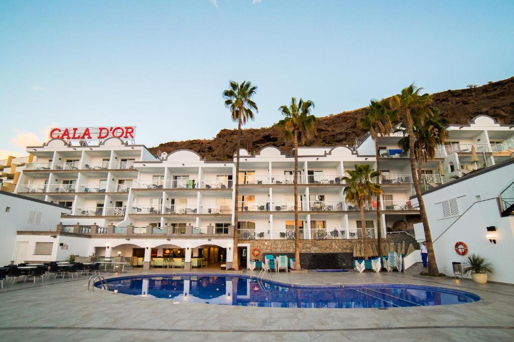 Basen w obiekcie Cala D Or Apartamentos lub w pobliżu
